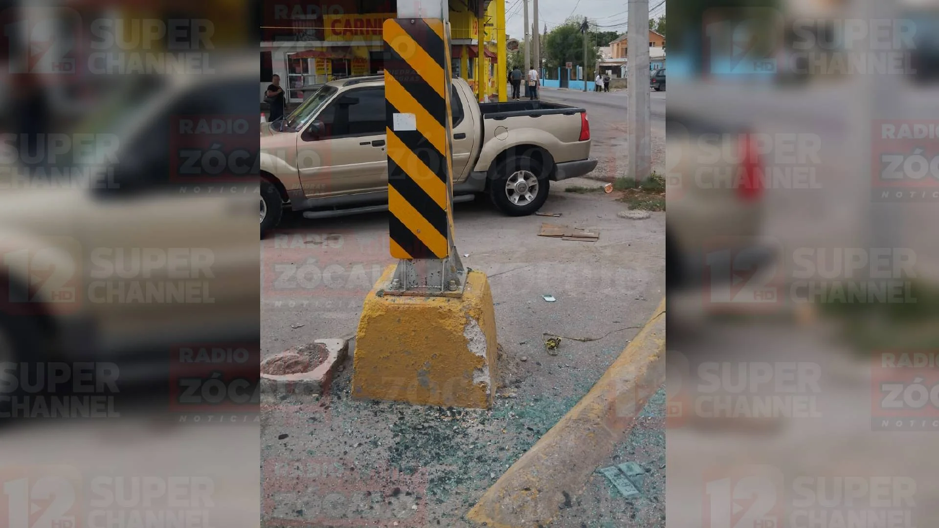 FONDO SCH-RADIO-ZOCALO (2).jpg