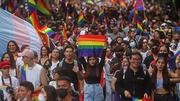 Un adolescente canadiense fue detenido por amenazar con disparar a los participantes de un evento LGBT+ organizado en Florida