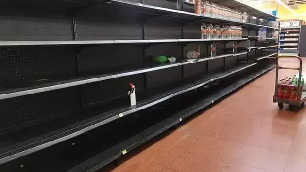 Por medio de redes sociales usuarios reportan que los anaqueles en tiendas de autoservicio se encuentran vacÃ­os