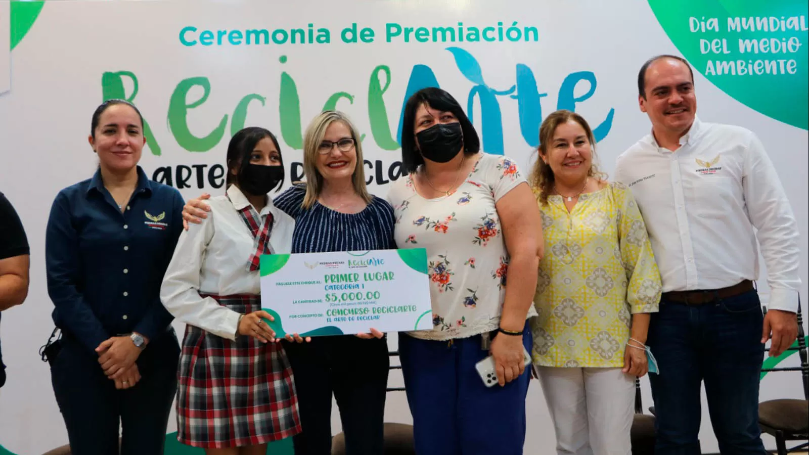 La Secundaria TÃ©cnica 5 con el primer lugar y el Colegio Mano Amiga con el segundo y tercer sitio, resultaron ganadores de la CategorÃ­a Uno, y en la en la CategorÃ­a Dos los ganadores fueron la Universidad del Bienestar Benito JuÃ¡rez, la Universidad PolitÃ©cnica de Piedras Negras y el Instituto TecnolÃ³gico de Piedras Negras.
