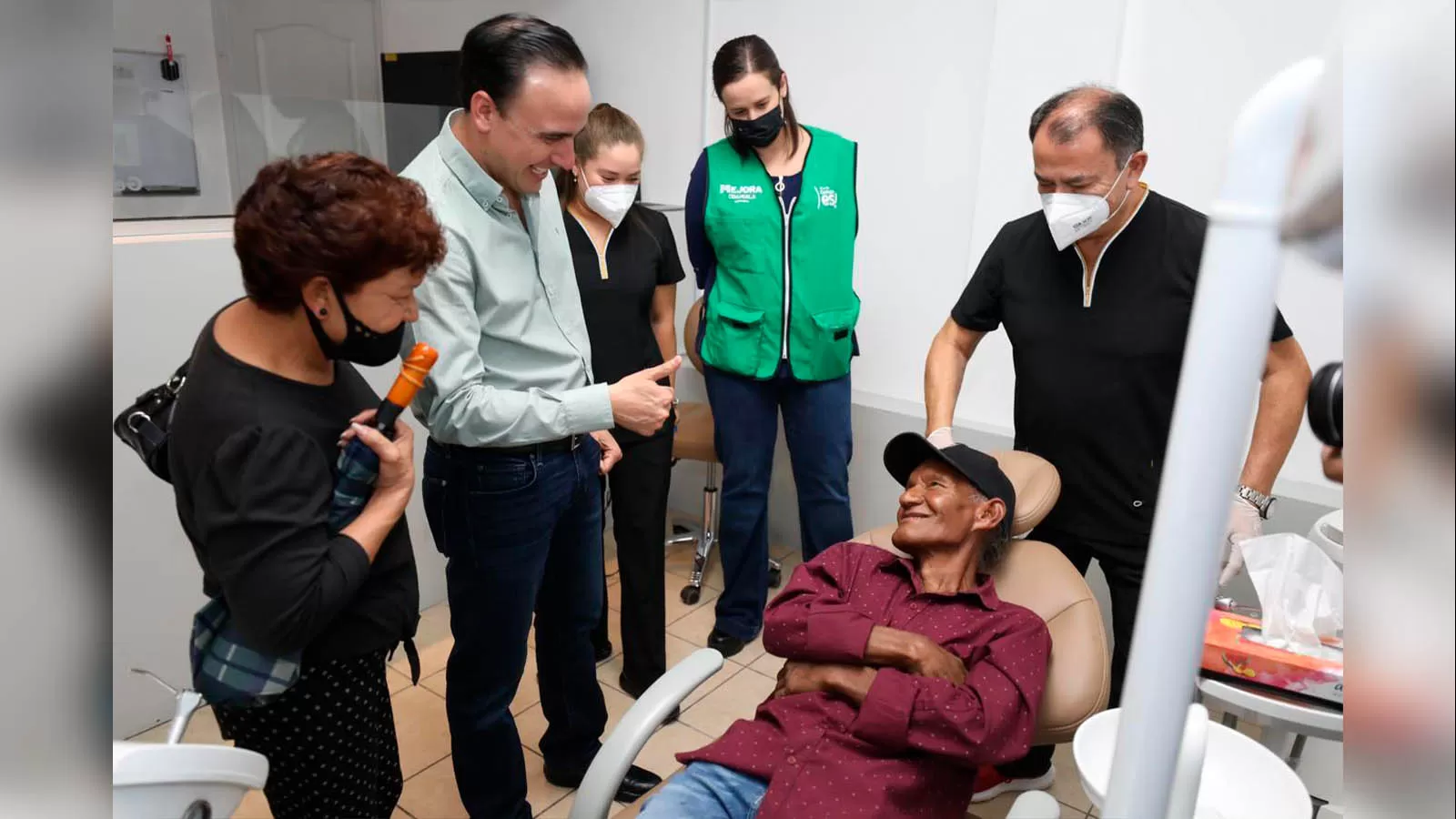 Trabajando en equipo iniciativa privada y gobierno mejoran calidad de vida de cientos de adultos mayores en la regiÃ³n sureste de Coahuila.