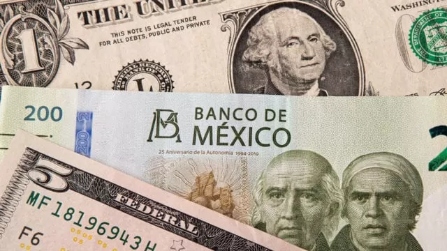Dólar gana terreno pero se mantiene por debajo de los 20 pesos