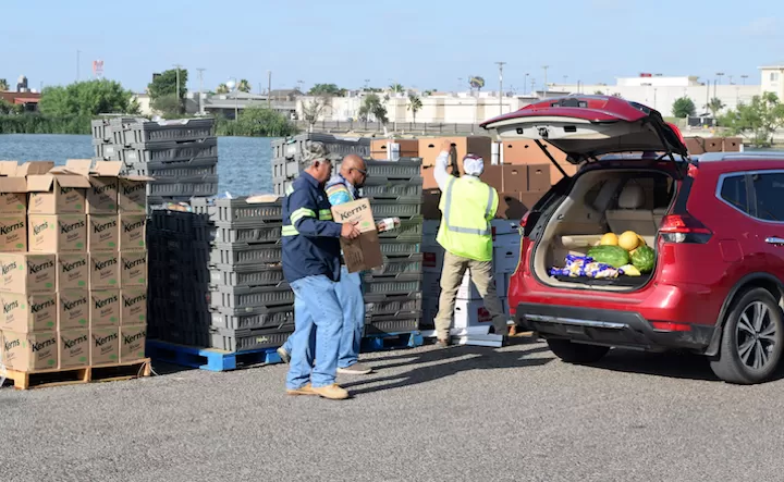 Son alimentos no perecederos, ademÃ¡s de frutas y otros que pueden ser satisfacer a las familias por al menos una semana.