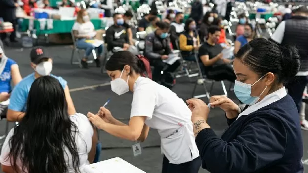 Pfizer y Moderna descartan que sus vacunas provoquen ausencia de menstruación