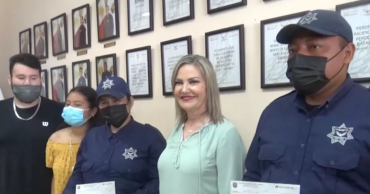 Dos oficiales destacaron como PolicÃ­as del Mes de junio