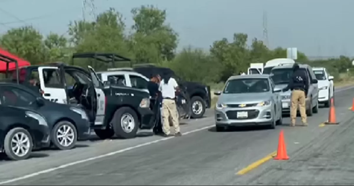 Con el fin de evitar el paso ilegal de migrantes en autotransporte de carga, se iniciÃ³ con un operativo de revisiÃ³n en diferentes tramos carreteros