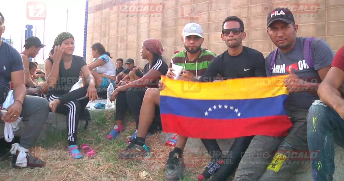 Los migrantes llegaron a pie por la carretera, cansados luego de avanzar por casi por cuatro dÃ­as expuestos a las altas temperaturas del estado.