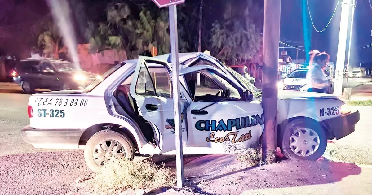 Impacta a un taxi y escapa conductor