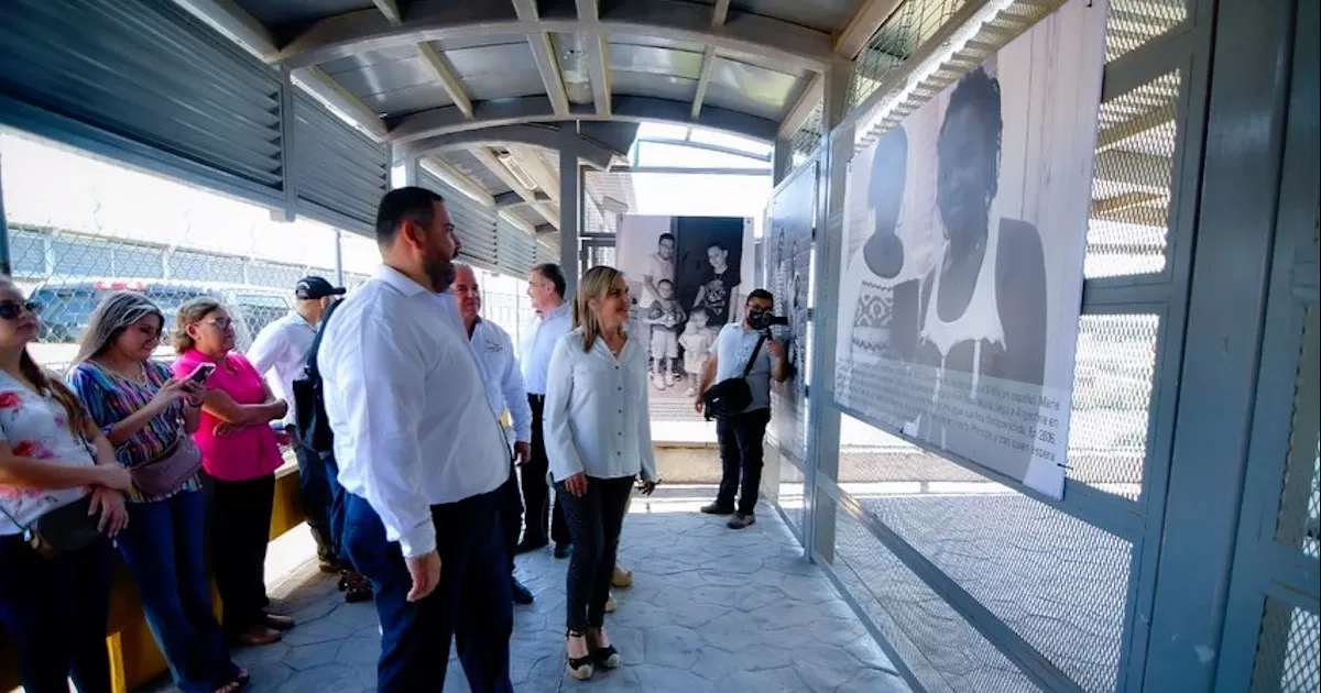 Haciendo una reflexiÃ³n del movimiento migratorio autoridades municipales y culturales inauguraron la exposiciÃ³n de pinturas en el Puente Uno.
