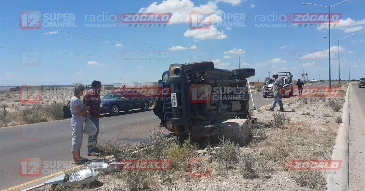 Pese a que la camioneta volcÃ³ la mujer no presentÃ³ lesiones.