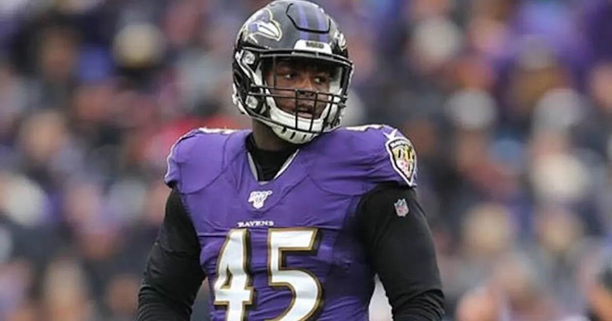 Fue el agente del jugador de los Baltimore Ravens quien confirmÃ³ su fallecimiento.