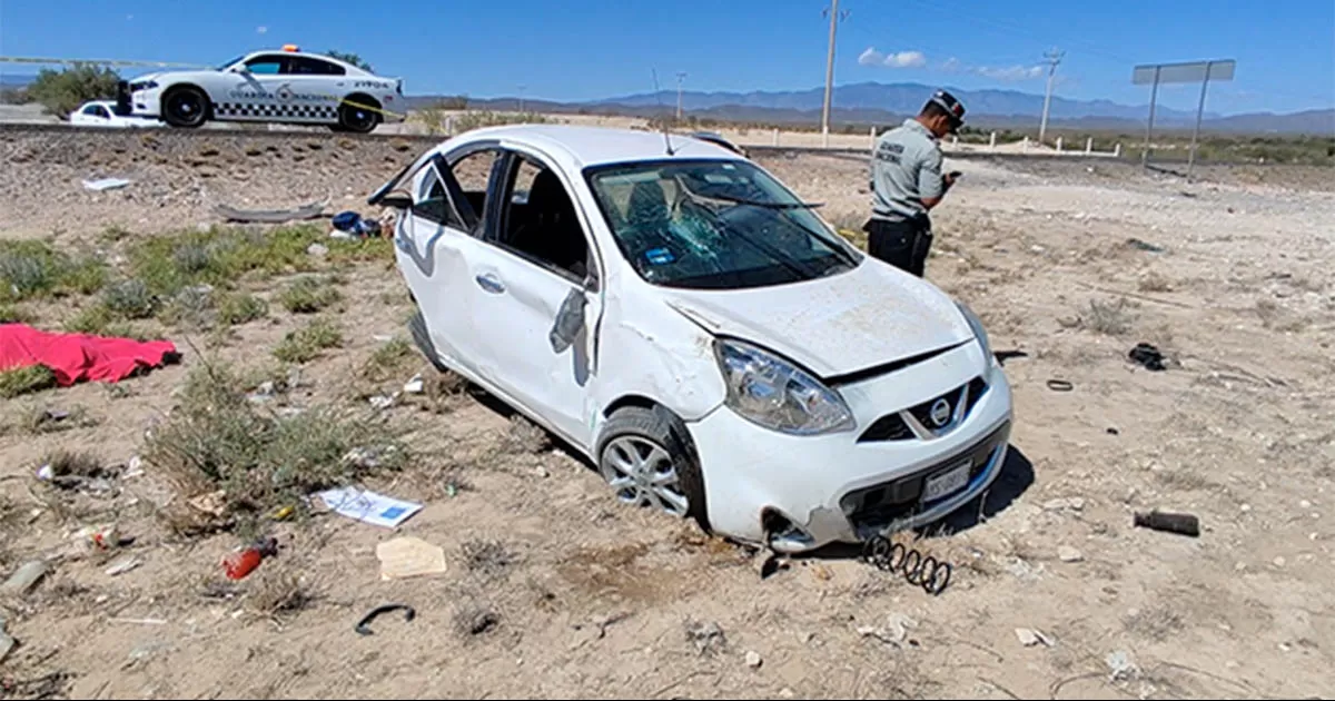 Cinco lesionados y una jovencita fallecida fue el saldo de una aparatosa volcadura, ocurrida en el kilÃ³metro 116 de la carretera TorreÃ³n-Saltillo.
