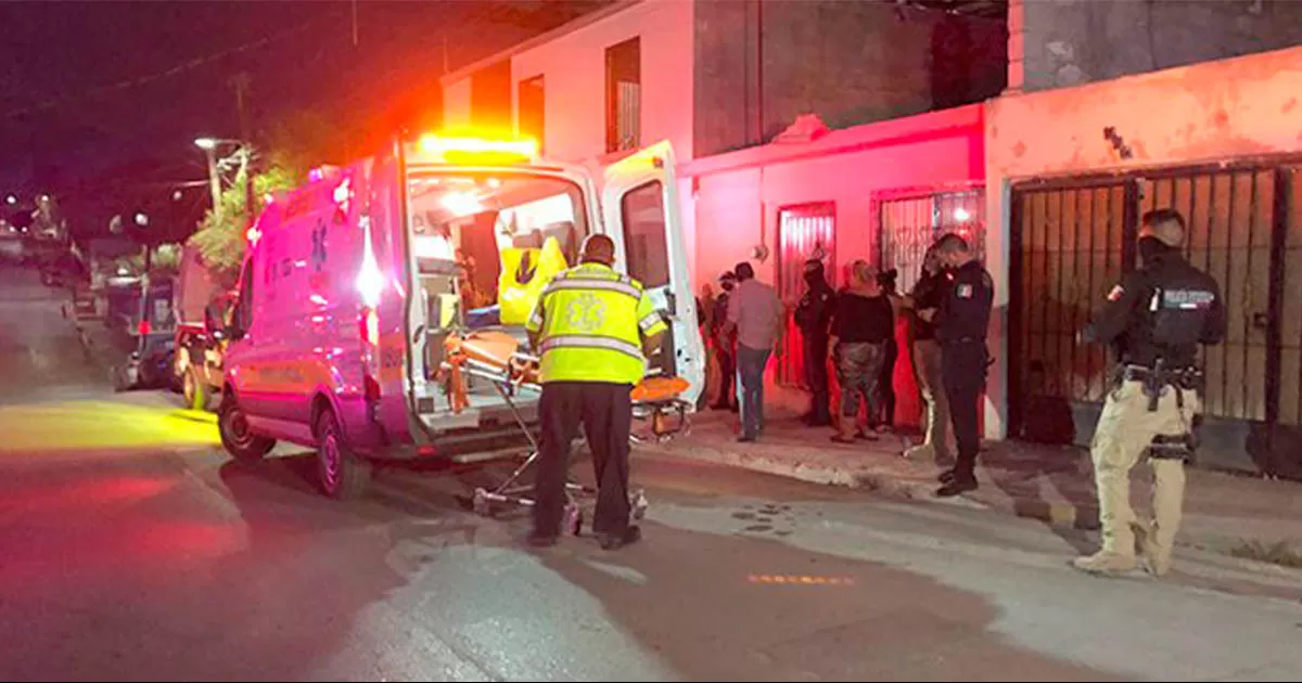 Mujer recibe puñaladas de su hijo de ¡13 años! en Saltillo