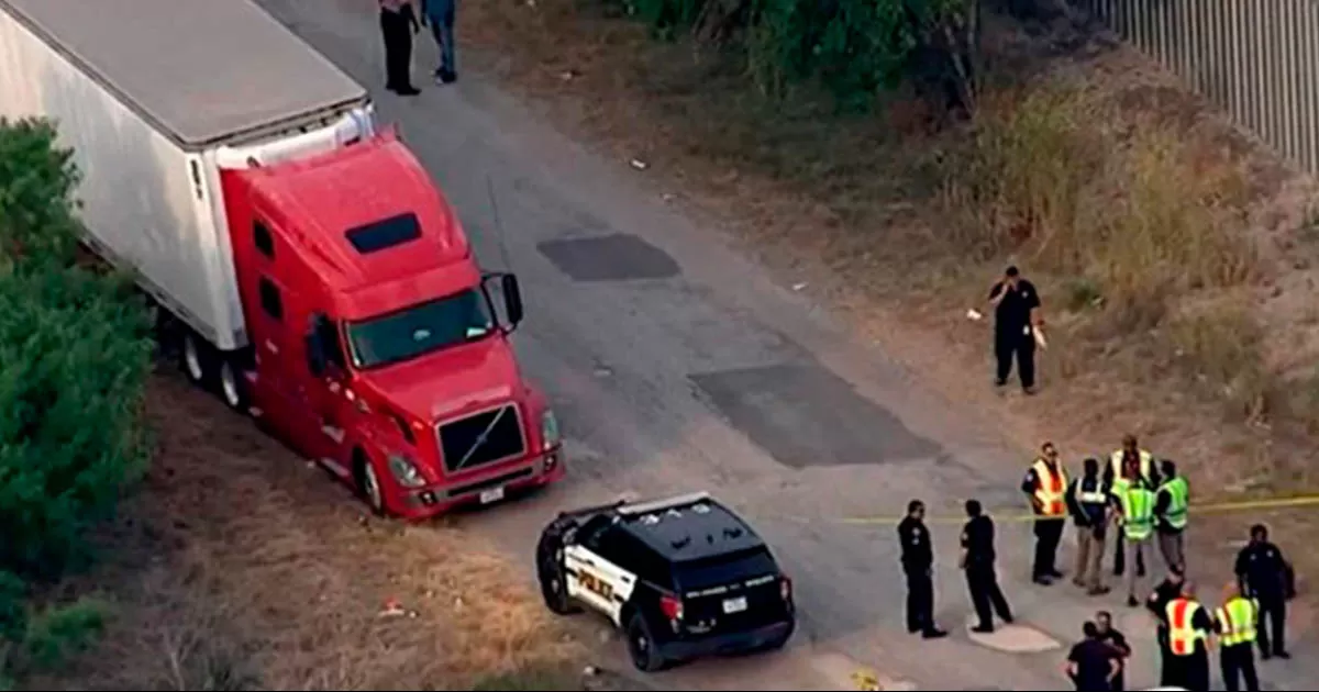 Hay dos mexicanos hospitalizados tras hallazgo de migrantes muertos en Texas: Ebrard