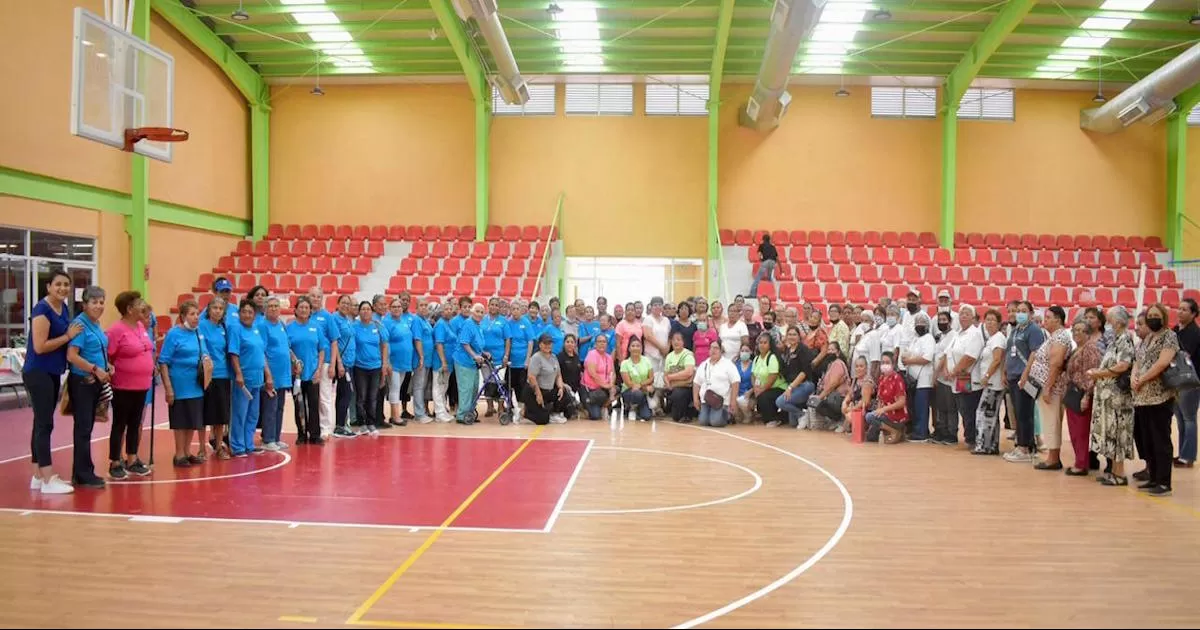 Se organizÃ³ un evento de demostraciÃ³n de manualidades y un torneo de cachibol