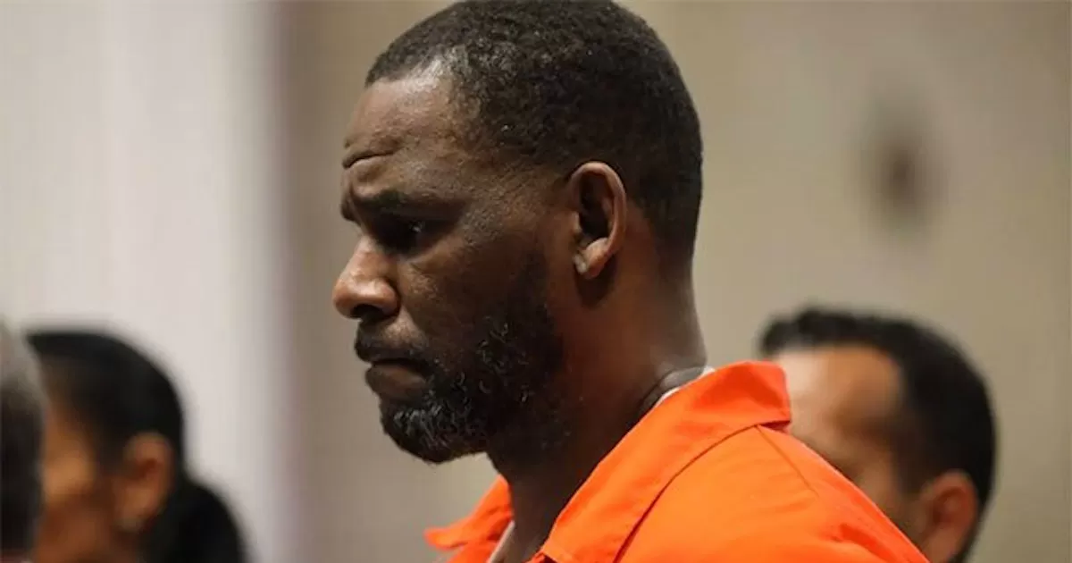 El rapero R. Kelly es condenado a 30 años de cárcel por crimen organizado y tráfico de mujeres y niñas