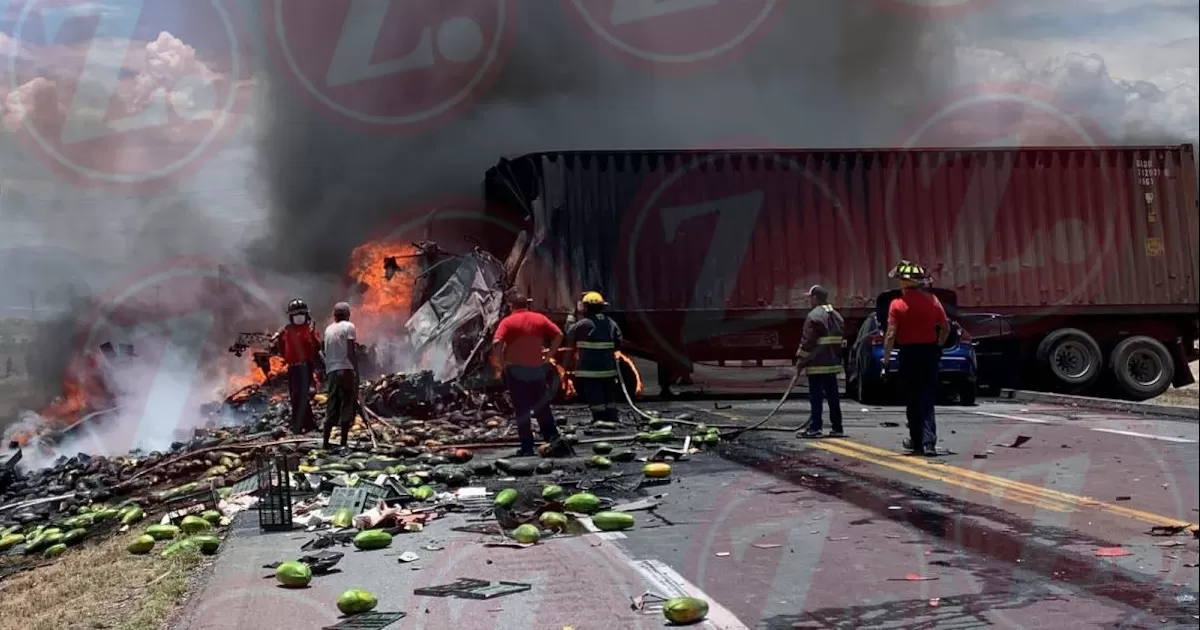 El percance sobrevino en el kilÃ³metro 35+500 donde el chofer de un trÃ¡iler que viajaba hacia Zacatecas invadiÃ³ el carril contrario al intentar rebasar.