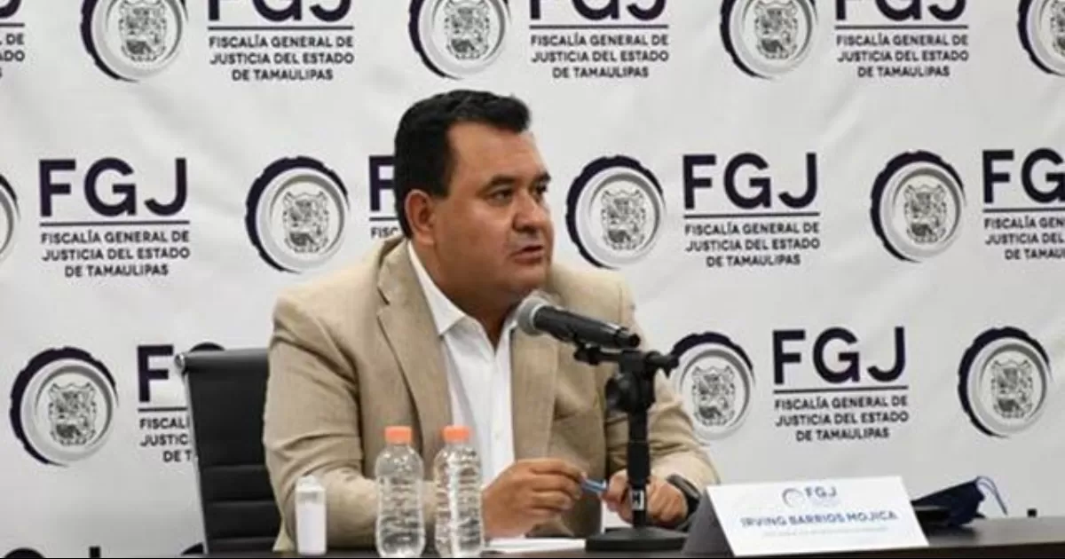 La FiscalÃ­a de Tamaulipas informÃ³ que De la Cruz recibiÃ³ cuatro disparos con un arma calibre 40, la cual es de uso exclusivo del ejÃ©rcito
