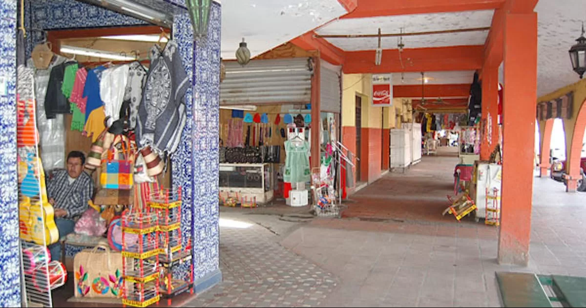 La alcaldesa Norma TreviÃ±o les hizo una propuesta de revisar la situaciÃ³n de cada uno de los locatarios para fijarles un pago justo