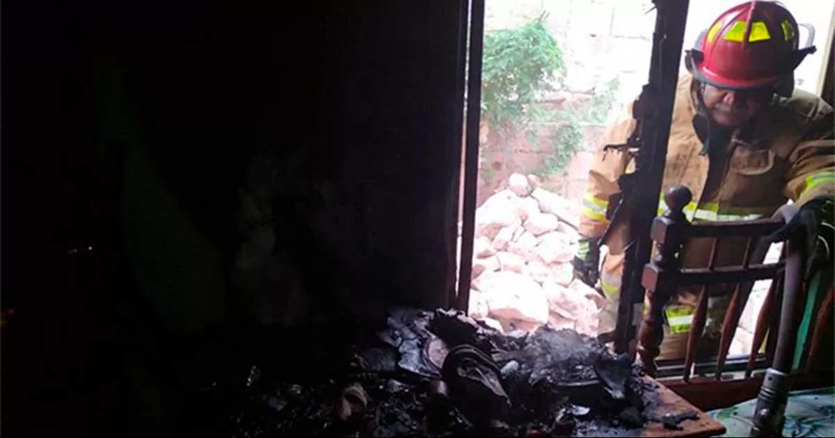 Sofocan incendio dentro de domicilio en Acuña