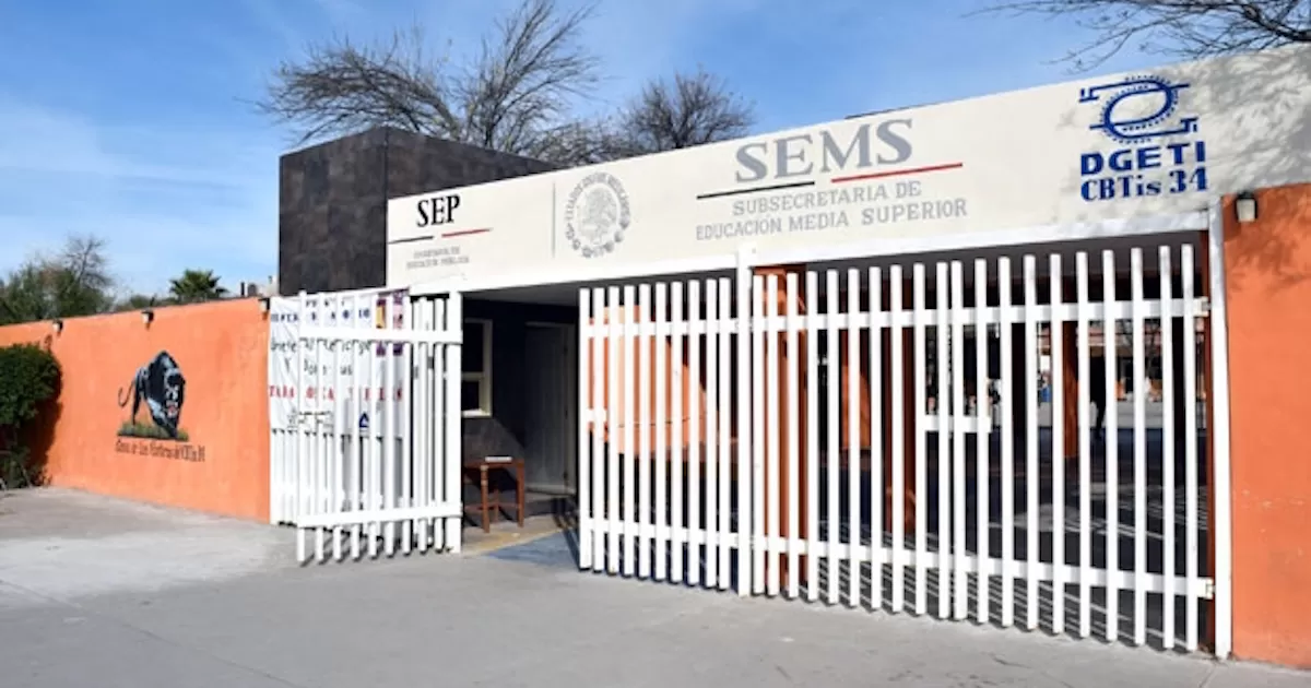 La directora del plantel estÃ¡ invitando a ex alumnos y ex maestros a participar