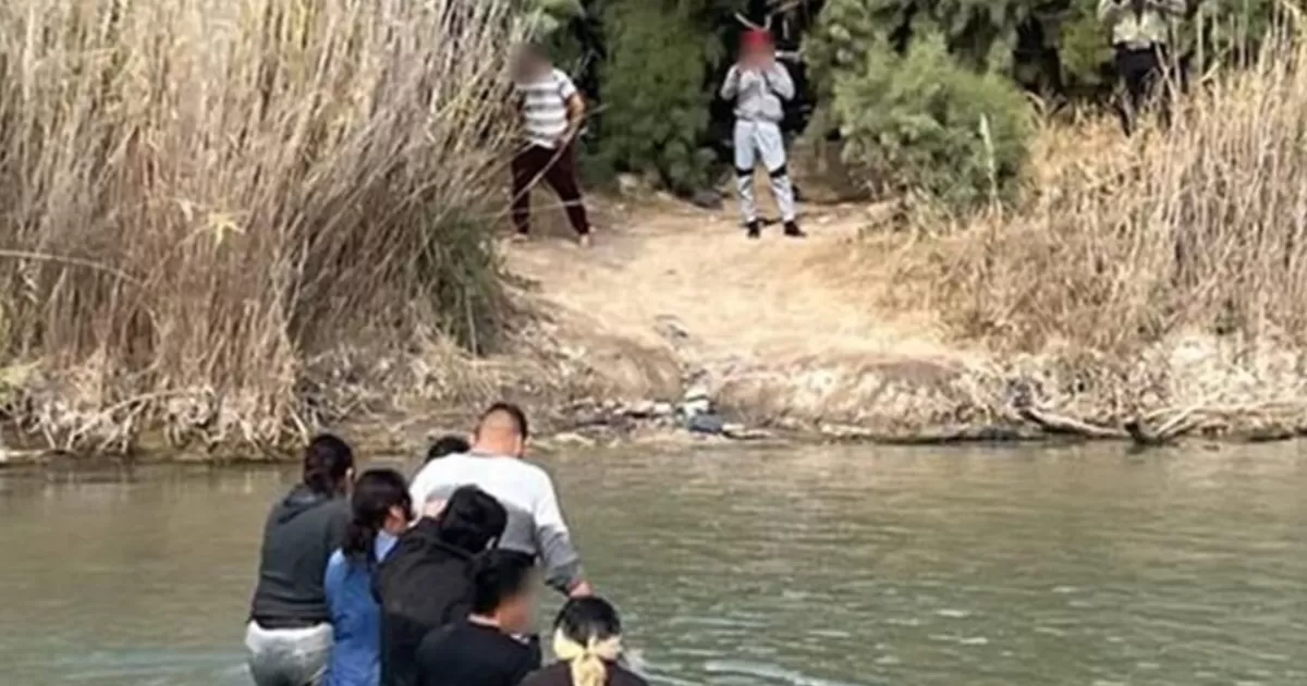 Ganan "polleros" casi 5 mil dólares por migrante