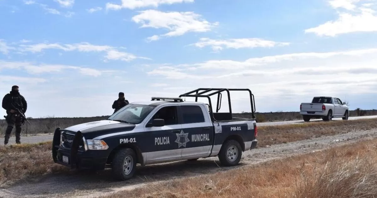 Arrestan a sujeto tras persecución sobre la carretera 57; descartan autoridades enfrentamiento
