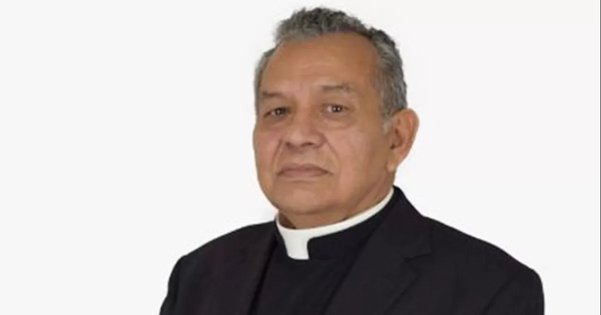 El padre se encontraba en su habitaciÃ³n y paramÃ©dicos de la Cruz Roja, acudieron al llamado de auxilio