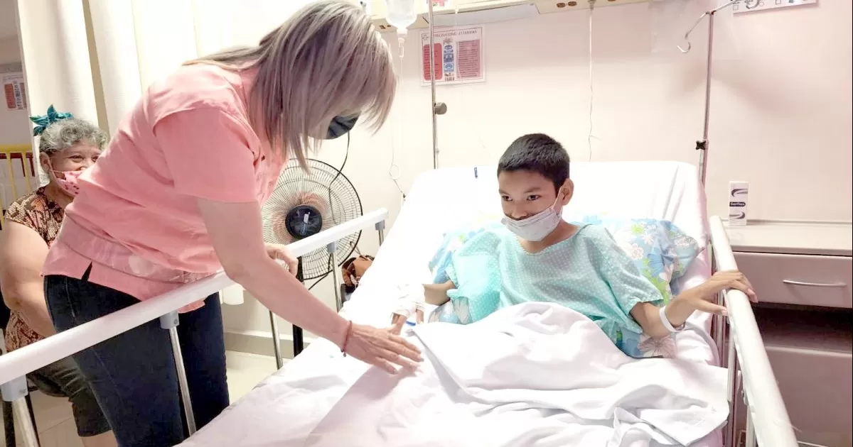 Agradece el apoyo incondicional a la direcciÃ³n del hospital general Â¨Salvador ChavarrÃ­aÂ¨