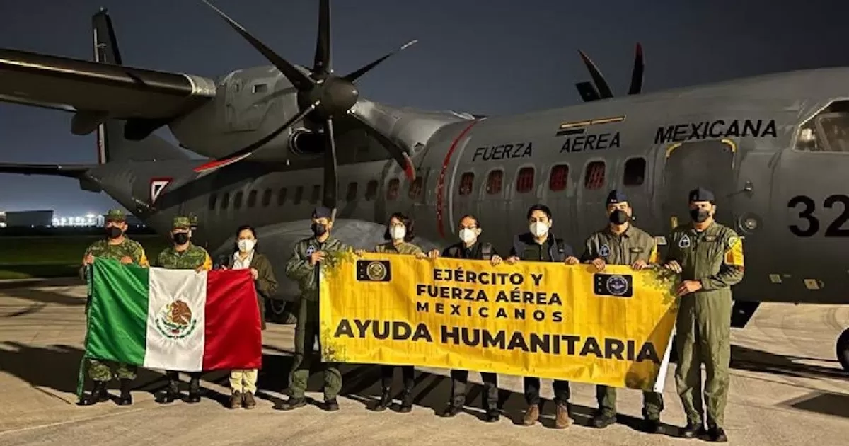 En avión militar van por migrantes mexicanos que murieron en Texas