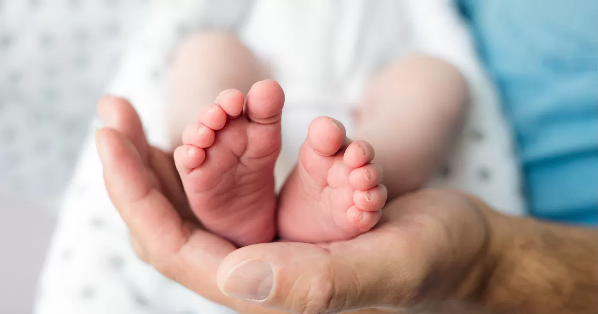 â€œEstas empresas estÃ¡n ignorando la posibilidad de que muchos empleados simplemente necesiten un poco mÃ¡s de ayuda para llevar a tÃ©rmino a su bebÃ©. En lugar de pagar a ciegas a las personas para que acaben con la vida de un niÃ±o por nacer, las empresas deberÃ­an considerar pagarles para que den la bienvenida a esa vida al mundoâ€, argumenta el director general de la empresa de tecnologÃ­a.