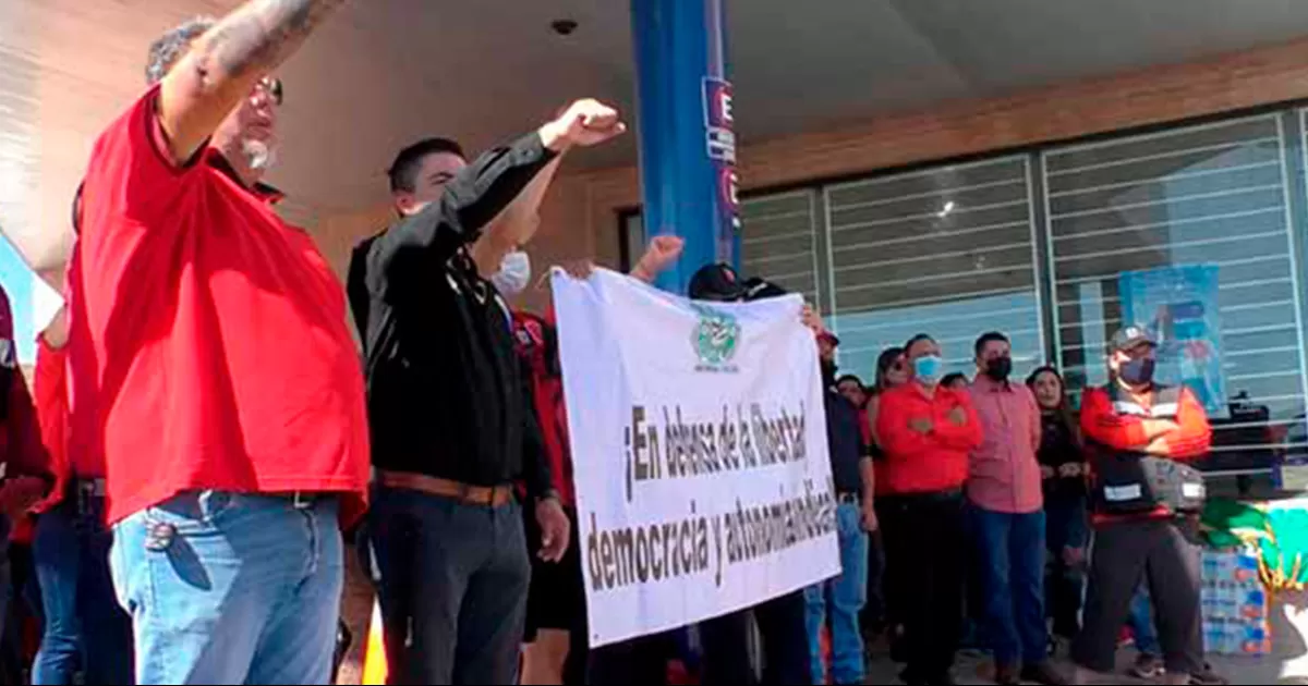 Paran labores 500 empleados de Telmex en la Región Sureste; amenazan con huelga si no les dan solución