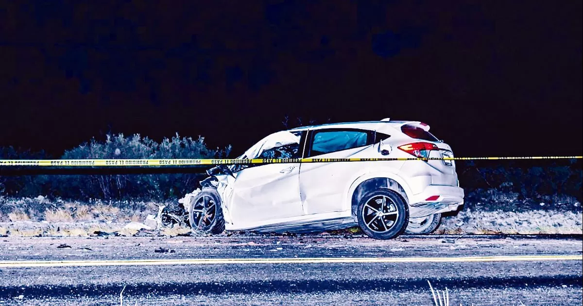 Muere prensado en fuerte choque