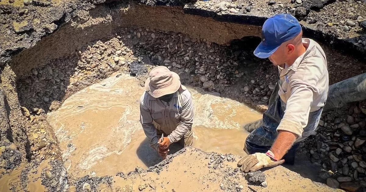 Cierran circulación sobre Román Cepeda por fuga en tubería de 10 pulgadas
