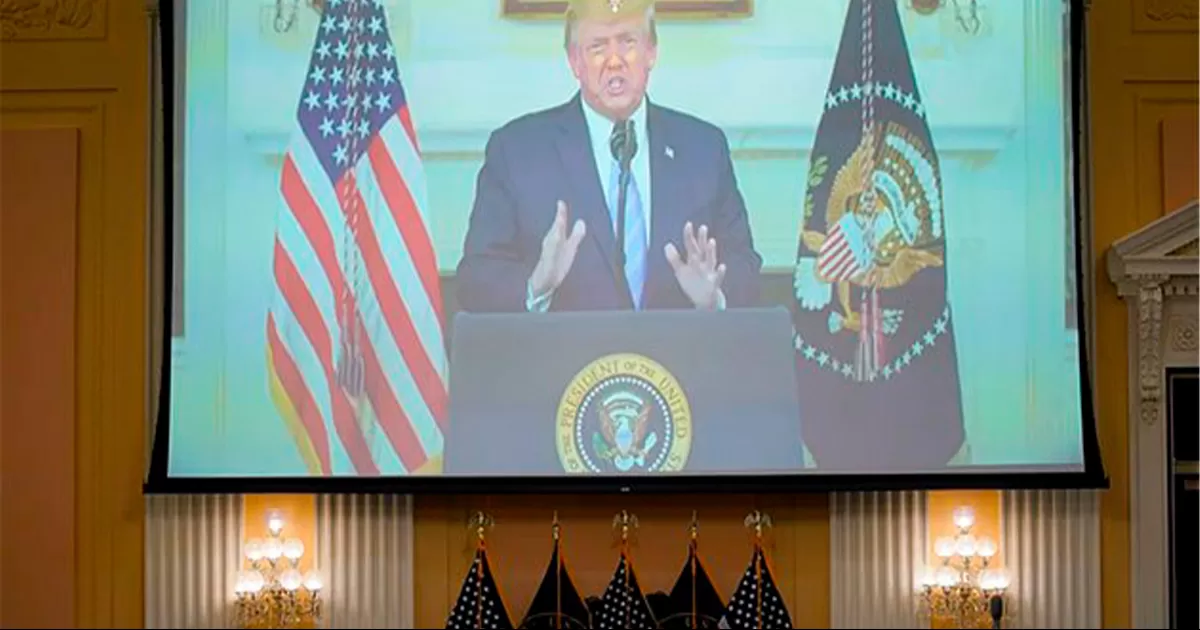 Trump llama tribunal de pacotilla al comité que investiga asalto al Capitolio