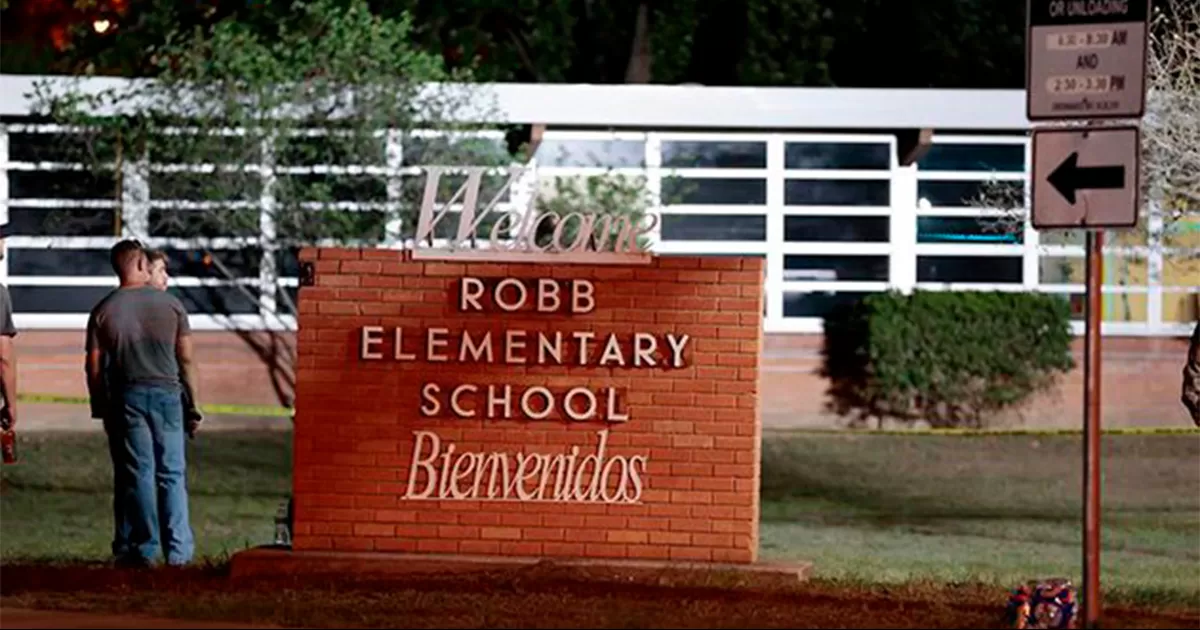 Tras investigación, suspenden a directora de la escuela primaria de Uvalde donde ocurrió la masacre