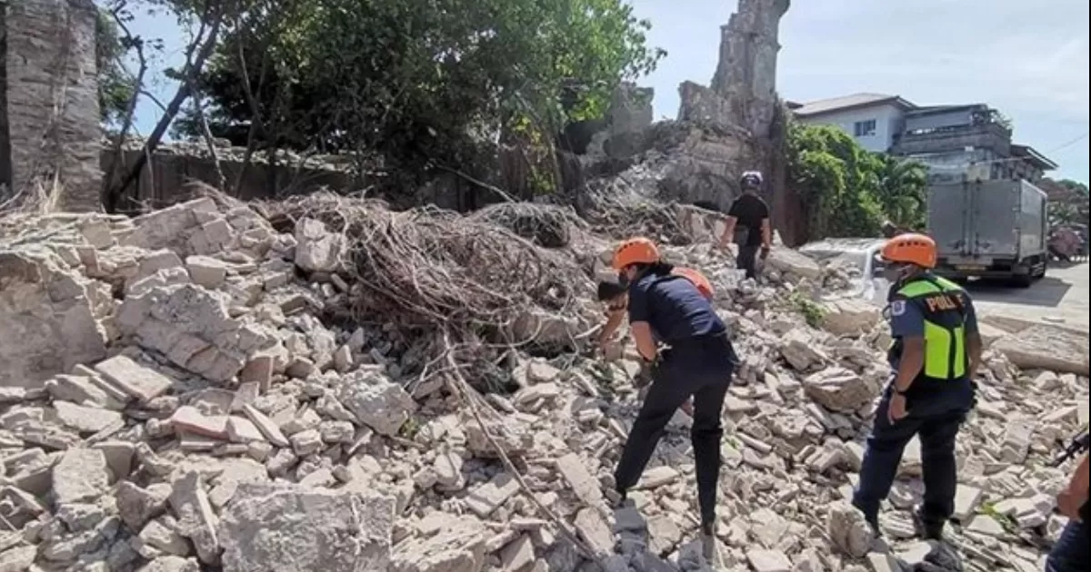 El sismo produjo ademÃ¡s una serie de "grandes olas" por los temblores en el mar