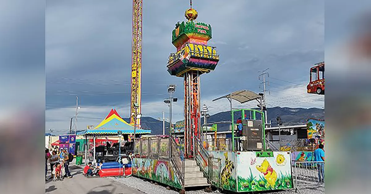 La mala colocaciÃ³n del cinturÃ³n de seguridad fue la causa de que una niÃ±a resultara lesionada en un juego mecÃ¡nico de la Feria Saltillo.