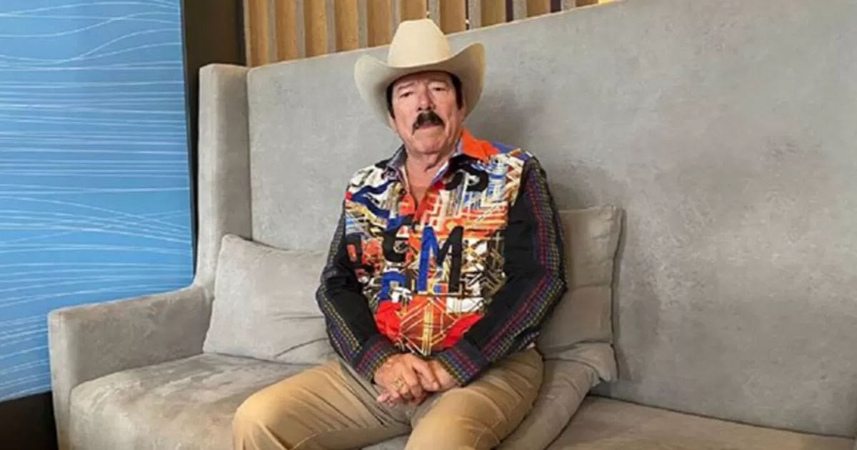 El cantante regiomontano Lalo Mora asegurÃ³ que el rompimiento de sus represas fue una injusticia, ya que no sÃ³lo lo perjudicÃ³ a Ã©l, sino tambiÃ©n a los habitantes cercanos a su propiedad."Me hicieron un gran daÃ±o", DeclarÃ³ el cantante Eduardo Mora HernÃ¡ndez.