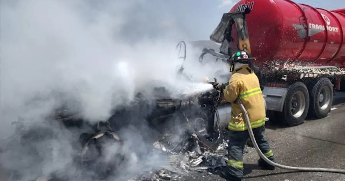 Evitan bomberos de Ramos Arizpe explosión en la Monterrey- Saltillo