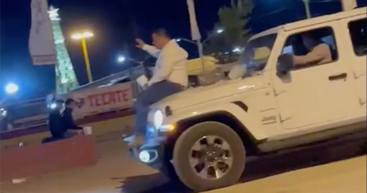 El Alcalde se ha caracterizado por andar en fiestas y continuamente sube historias a sus redes sociales donde baila en bares y cantinas