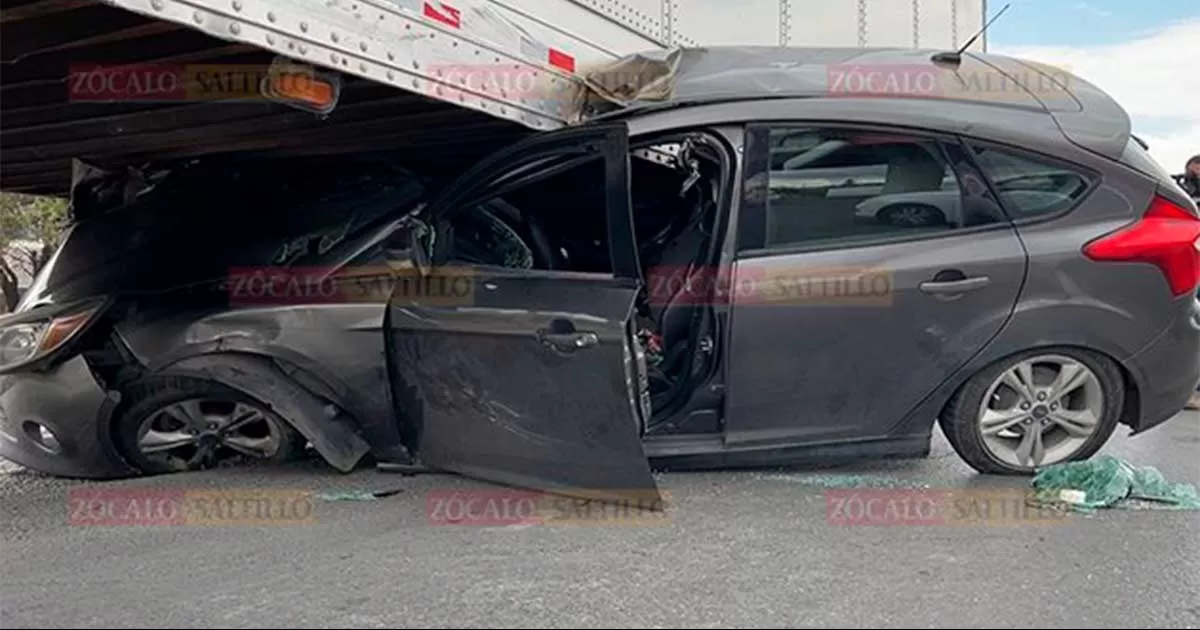 La mujer resultÃ³ con fuertes lesiones y tuvo que ser atendida y trasladada a un hospital por paramÃ©dicos del Cuerpo de Bomberos.