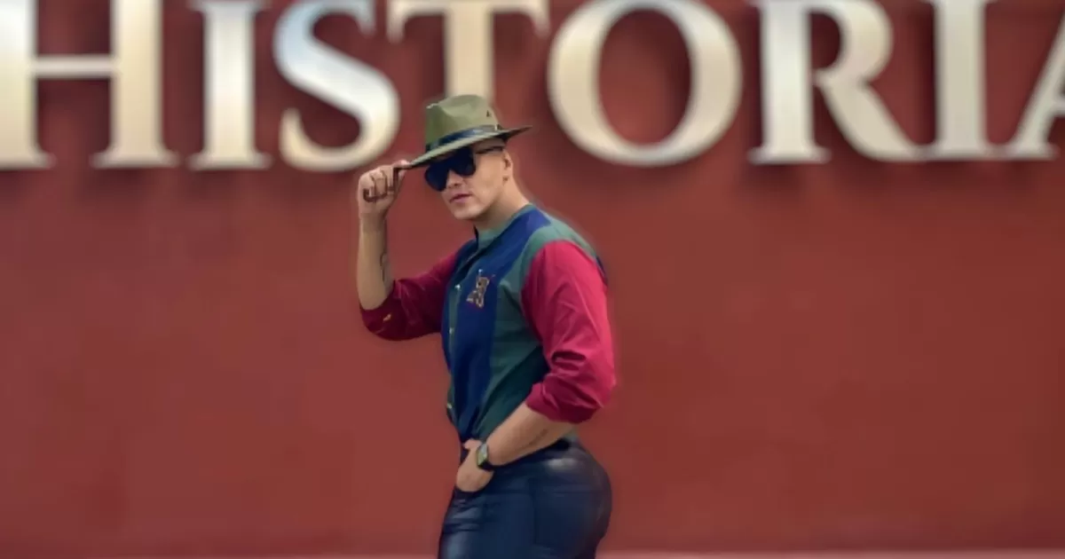 Despiden a director musculoso de escuela primaria por subir fotos "atrevidas" a redes sociales