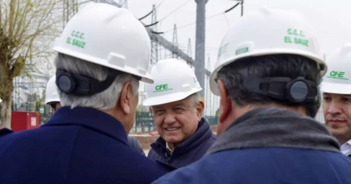 AMLO llama a CFE para instalar 2,500 antenas; en 2023 debe haber internet en todo México