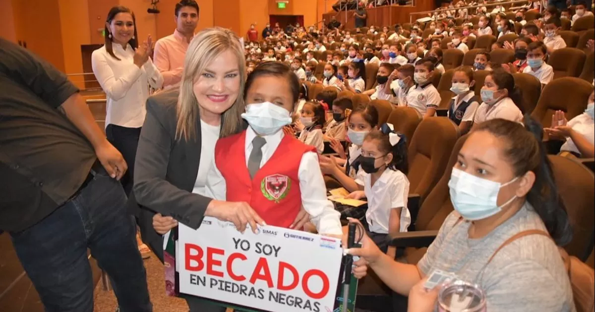 El evento fue encabezado por la alcaldesa Norma TreviÃ±o y el cual se llevÃ³ a cabo en las instalaciones del teatro Pepe Maldonado.