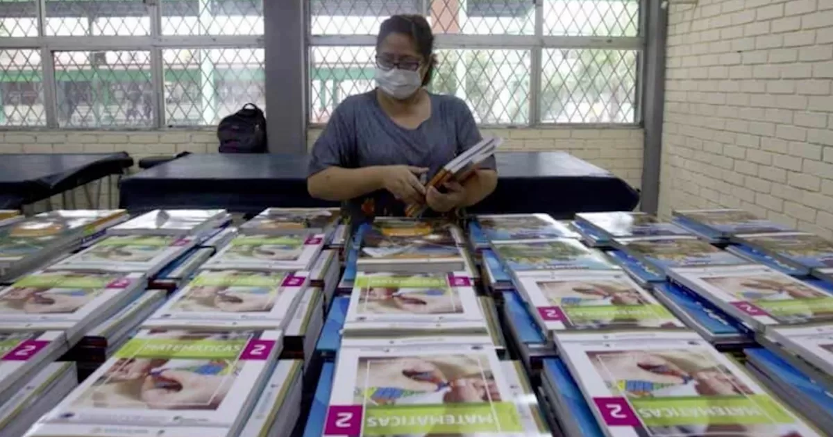 Entregan libros de texto a coordinaciones de Piedras Negras y Acuña