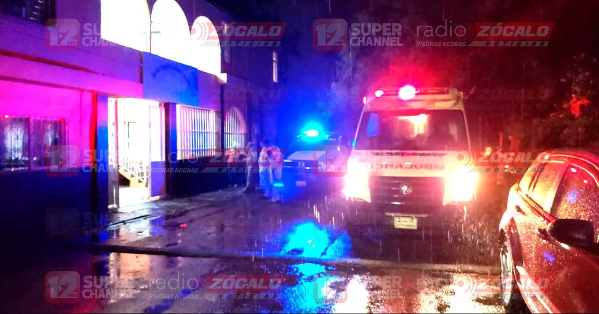 El menor habrÃ­a tocado un cable que hacÃ­a corto circuito en las afueras del templo, desmayÃ¡ndose a causa del choque elÃ©ctrico. Lo llevaron de emergencia al hospital ChavarrÃ­a.