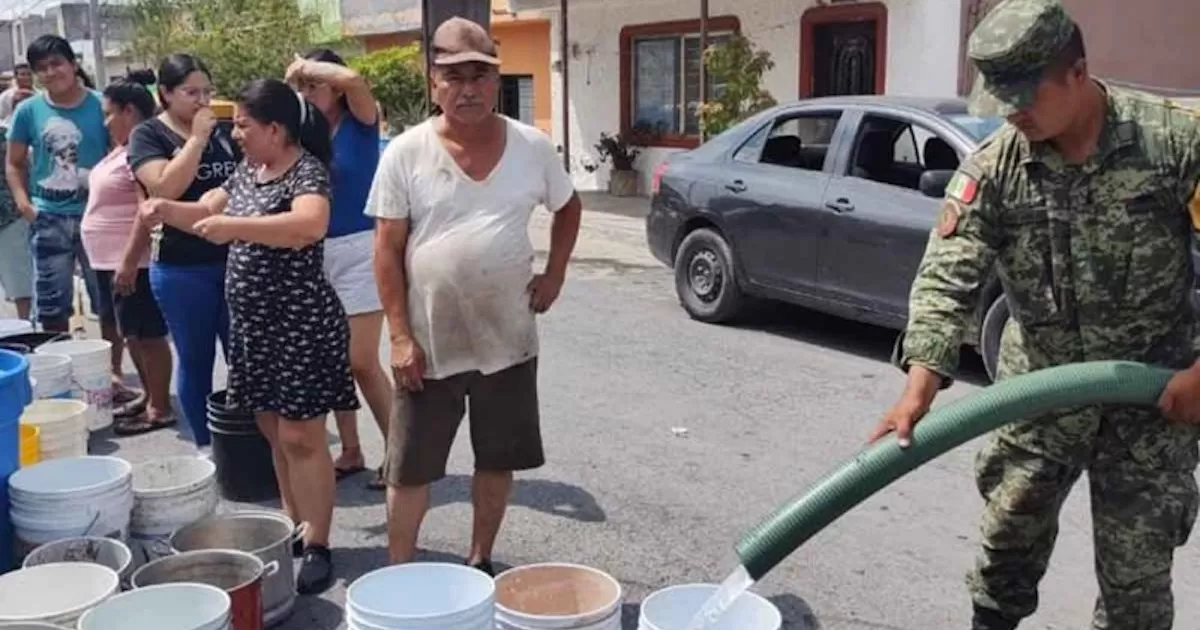 El EjÃ©rcito Mexicano realiza trabajos de conexiÃ³n para emplear el cauce del canal de riego â€œEl Chapotalâ€, ubicado en el municipio de Montemorelos para que permita el envÃ­o de agua desde la Presa El Cuchillo a la zona metropolitana