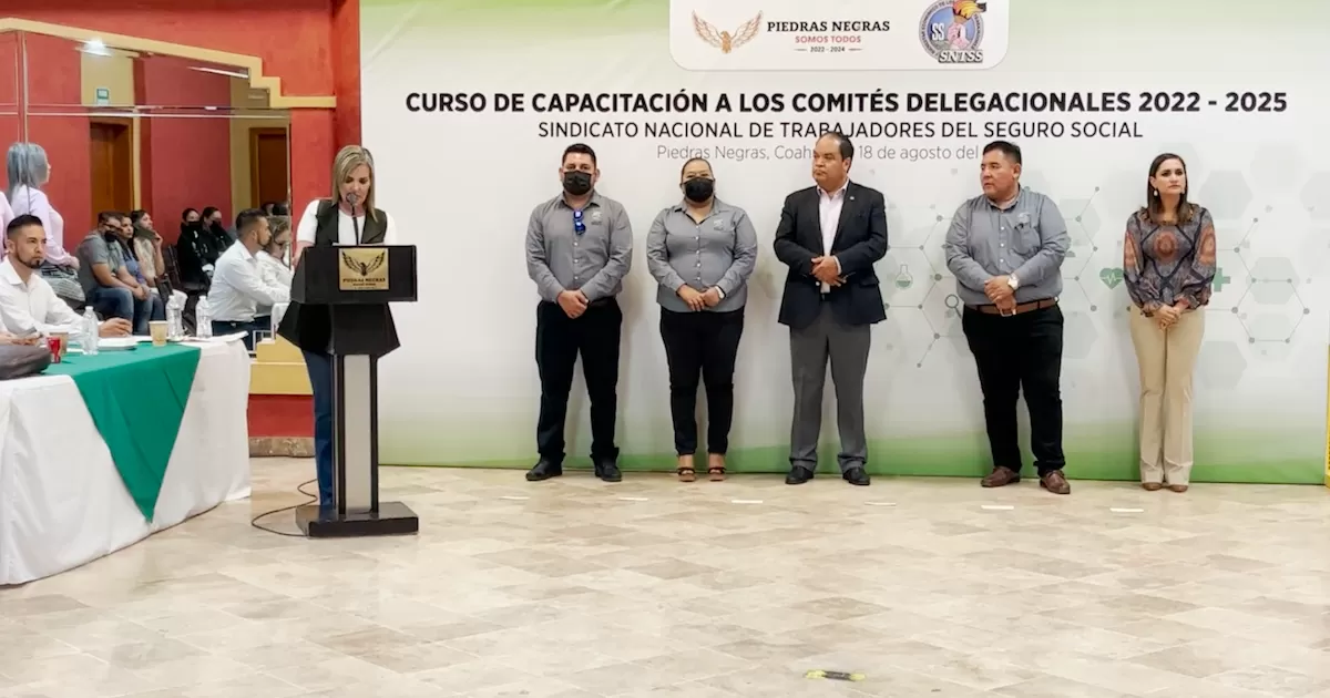 Este jueves en la PirÃ¡mide del Sol de la Plaza de las Culturas se llevÃ³ a cabo el curso de capacitaciÃ³n para los representantes y delegados sindicales AcuÃ±a-Piedras Negras
