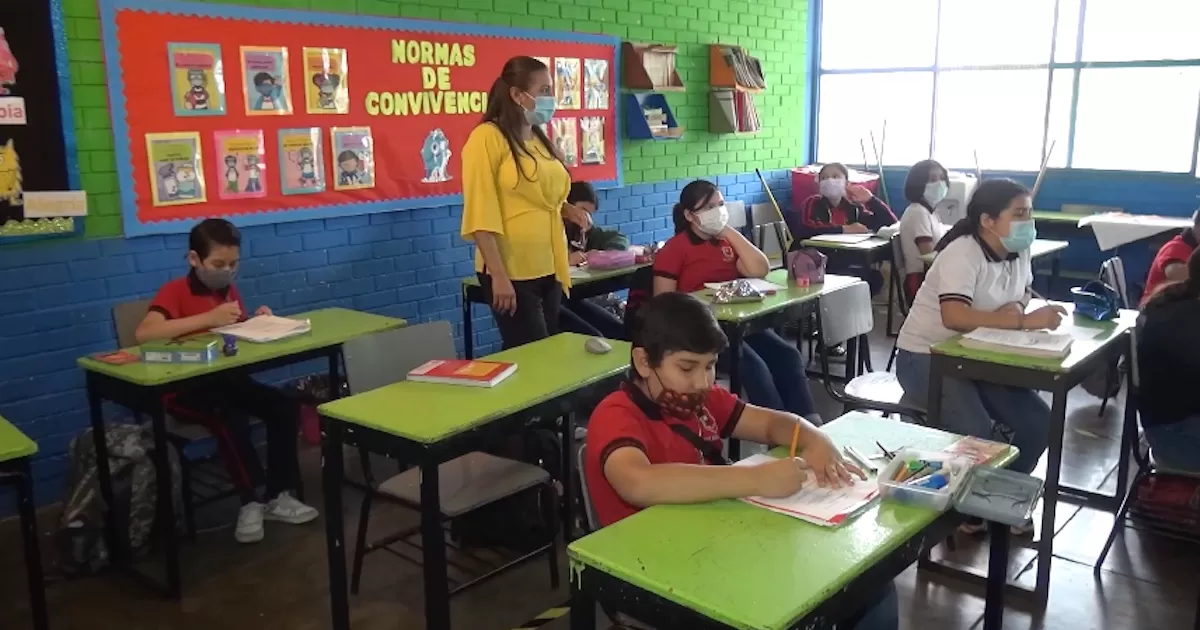 De tal manera que solo habrÃ¡ clases lunes y martes, mientras que miÃ©rcoles, jueves y viernes sÃ³lo acuden los maestros y directivos de cada plantel.